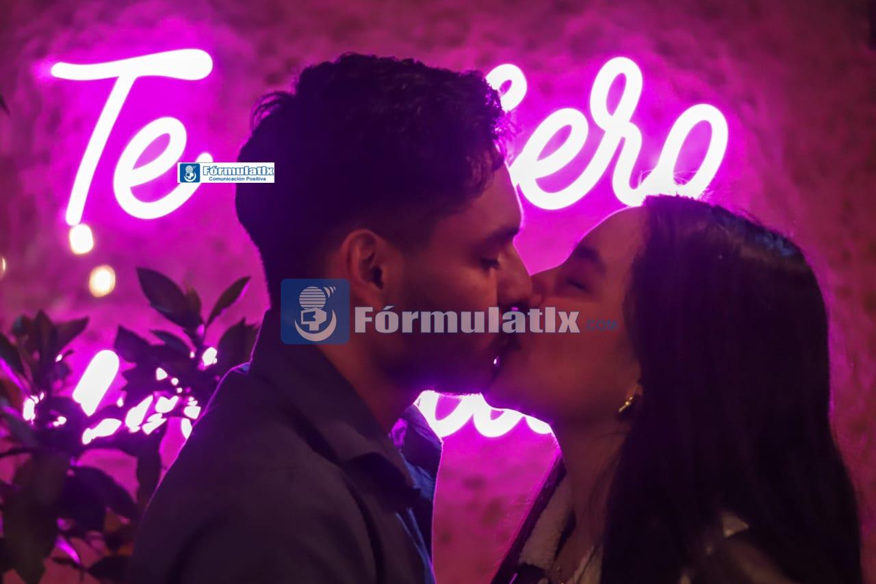 TLAXCALTECAS CELEBRAN CON MUCHO ENTUSIASMO EL DÍA DEL AMOR Y LA AMISTAD