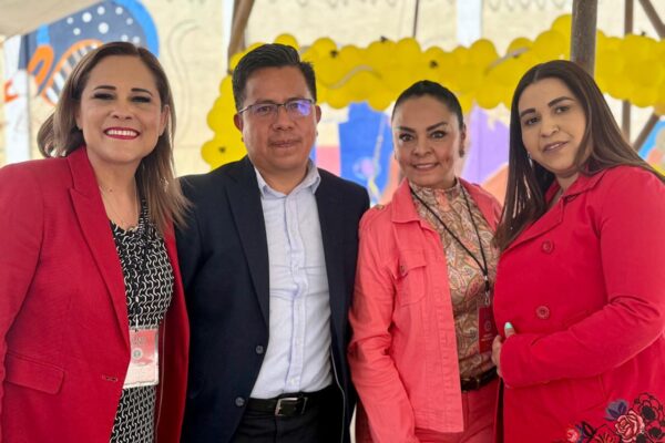 ENTREGA ITEA CERTIFICADOS EDUCACIÓN BÁSICA A INTERNAS DEL CERESO DE APIZACO*