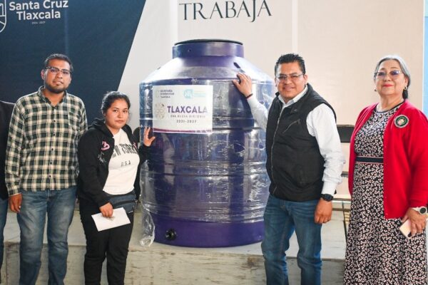 ENTREGA DEL PROGRAMA “TINACOS PARA TU VIVIENDA” EN SANTA CRUZ TLAXCALA