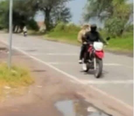 Hombre es atacado durante una denuncia ciudadana por baches en Guanajuato