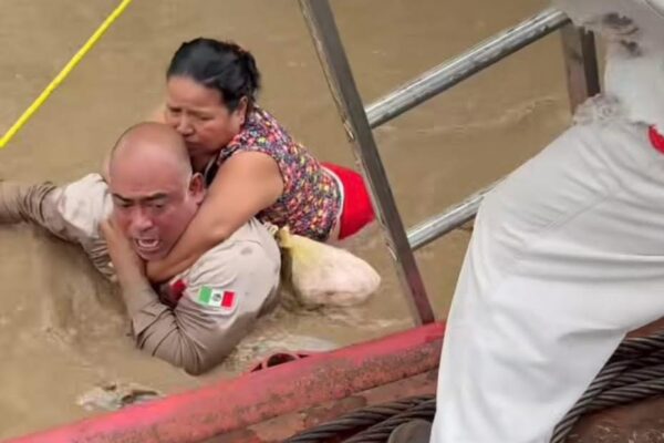 Héroes Sin Capa De Poza Rica