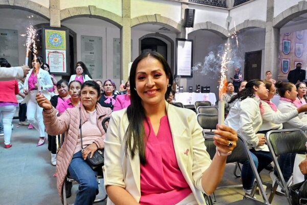 Realizan conferencia “El empoderamiento después del cáncer de mama” en el Congreso del Estado