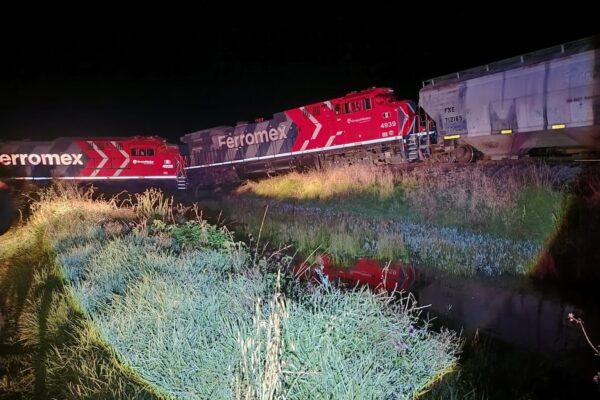 Descarrilan trenes de carga en Tlaxco; sin heridos graves