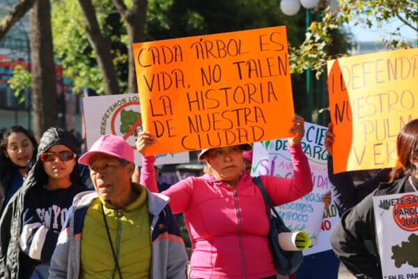 Marcha ciudadanía y colectivos ante inconformidad de remodelación del parque de la juventud