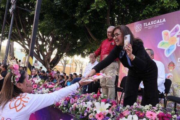 COLOR, TRADICIÓN Y ALEGRÍA LLENAN LAS CALLES DE TLAXCALA CON EL DESFILE DE “LA FERIA DE FERIAS 2025”