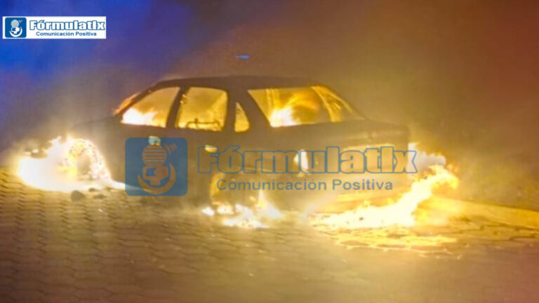Vehículo calcinado con presunta víctima desata operativo nocturno en Papalotla
