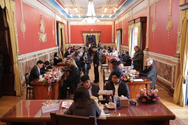 “SERVIR CON HONESTIDAD ES LA MEJOR FORMA DE RENDIR TRIBUTO A NUESTRA TIERRA»: LORENA CUÉLLAR