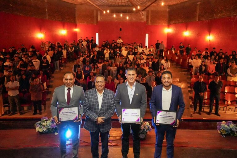 PARTICIPA ALCALDE ALFONSO SÁNCHEZ GARCÍA EN CONVERSATORIO DE LA UTT SOBRE LIDERAZGO, GOBERNANZA E INNOVACIÓN