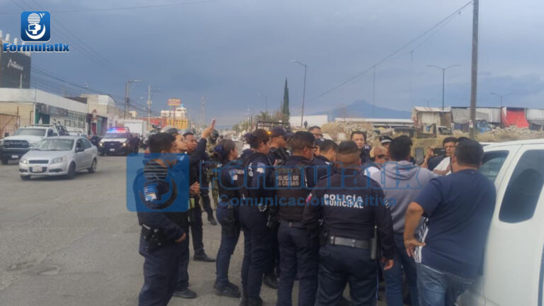 Policías poblanos instalan retén en Tlaxcala; fueron desalojados por invasión 